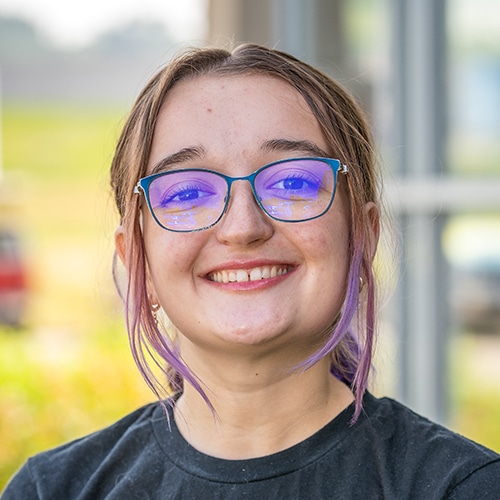 Staff_Dresen Kaity Staff_Dresen Kaity